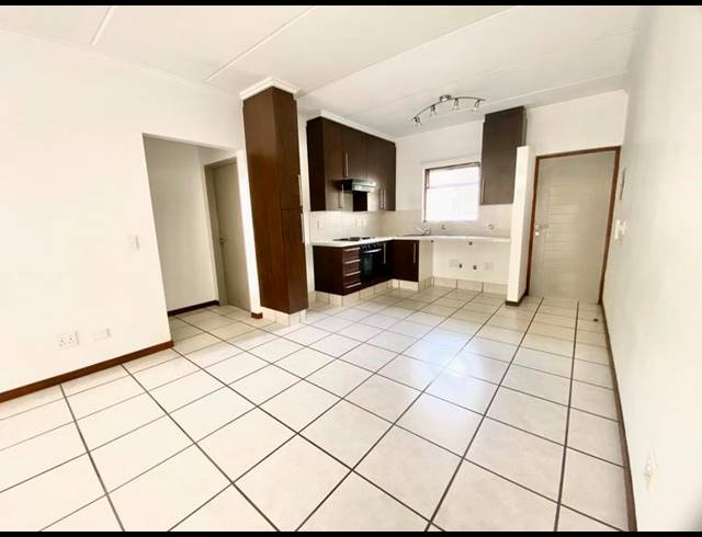 2 BEDROOM APARTMENT FOR SALE IN LONEHILL
